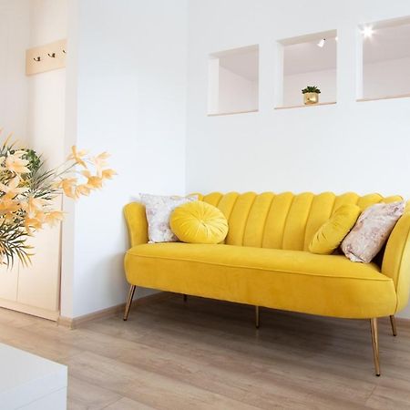 Apartamenty Gorki Male Tuszyn Exteriör bild
