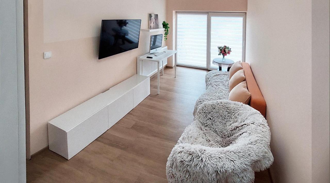 Apartamenty Gorki Male Tuszyn Exteriör bild