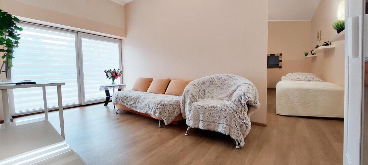 Apartamenty Gorki Male Tuszyn Exteriör bild