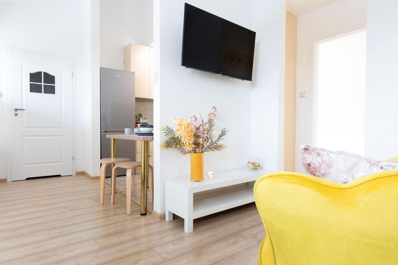 Apartamenty Gorki Male Tuszyn Exteriör bild