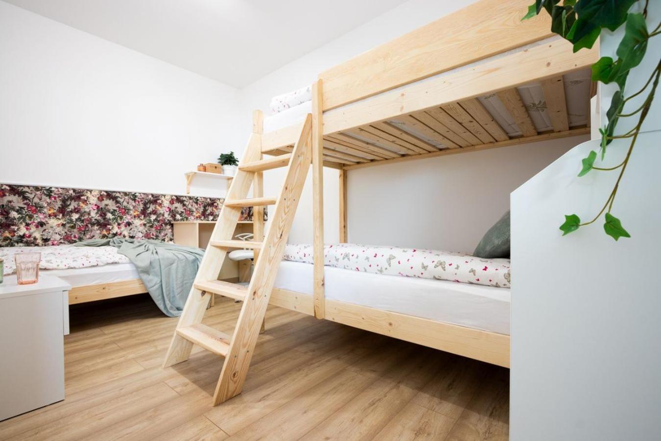 Apartamenty Gorki Male Tuszyn Exteriör bild