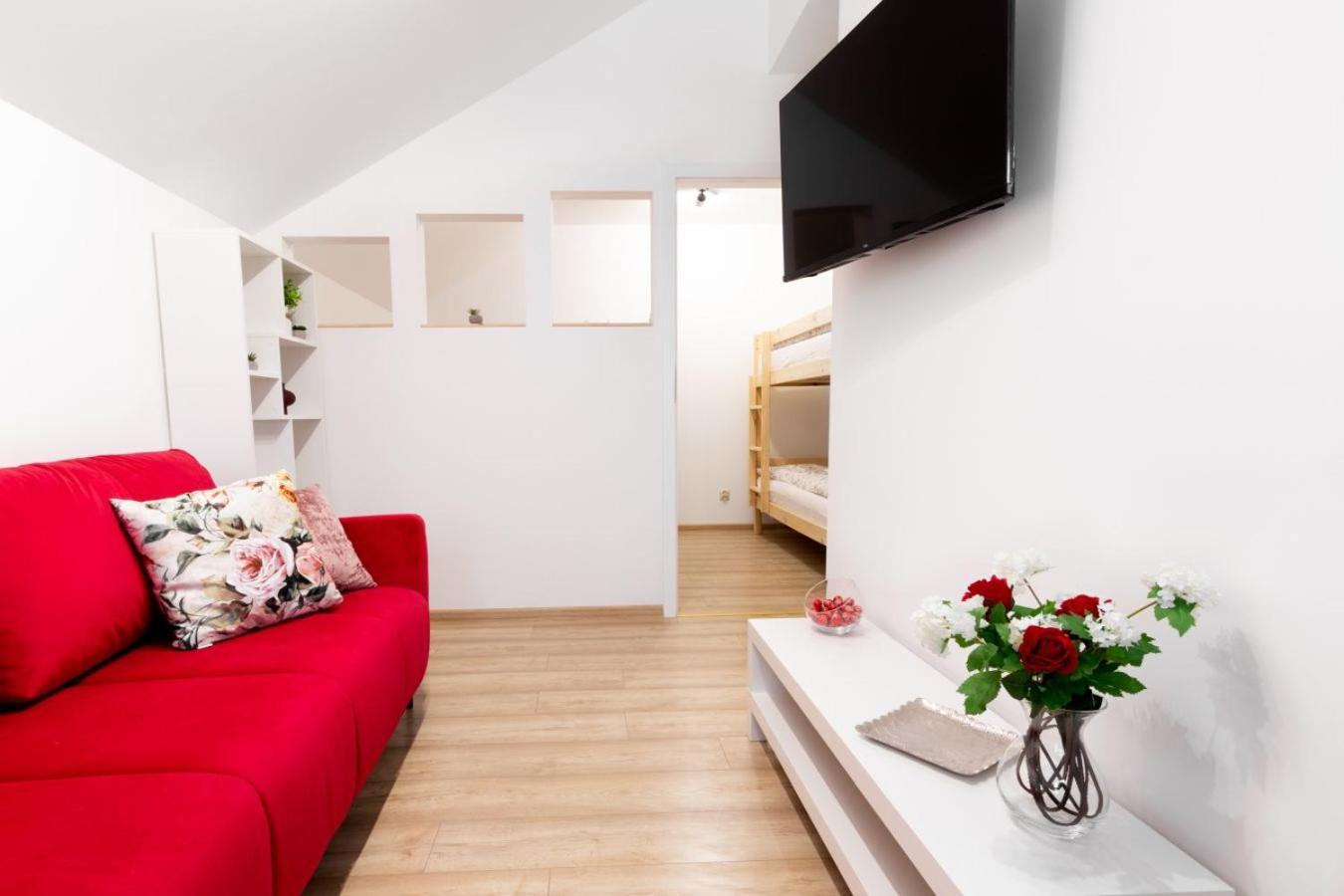 Apartamenty Gorki Male Tuszyn Exteriör bild