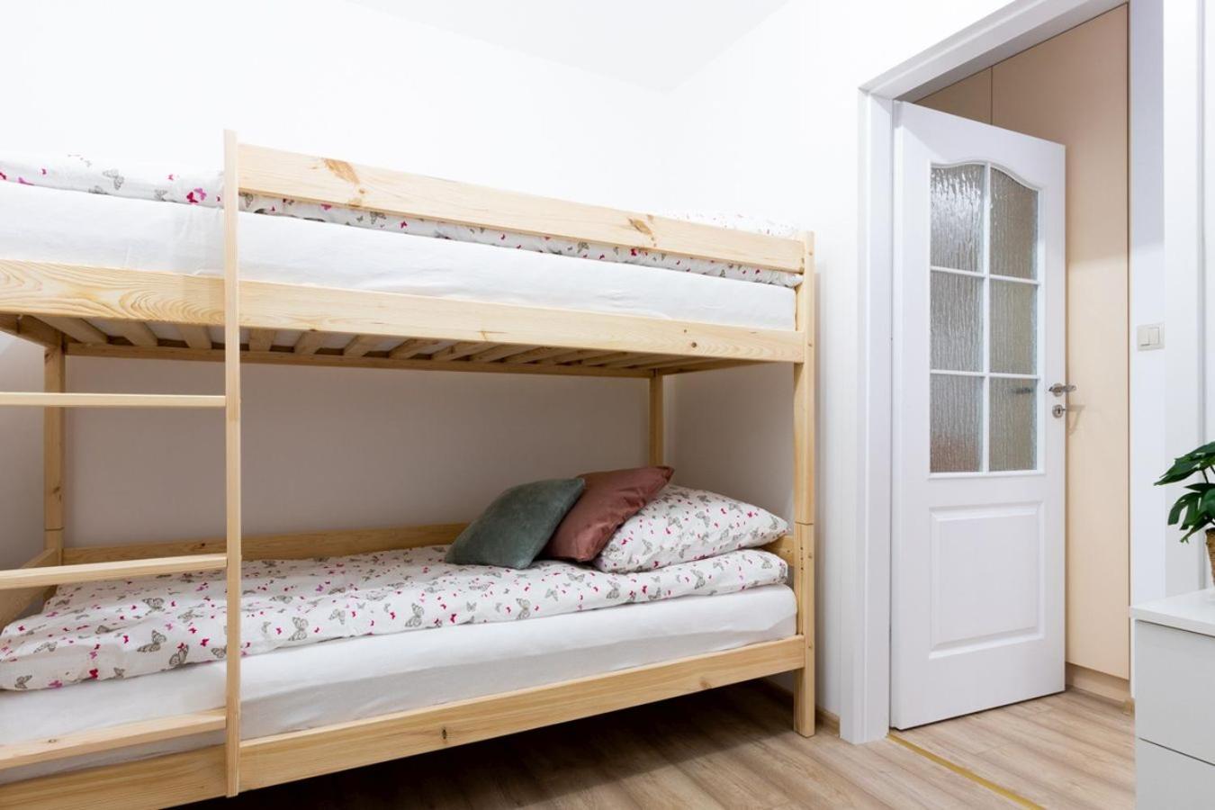 Apartamenty Gorki Male Tuszyn Exteriör bild