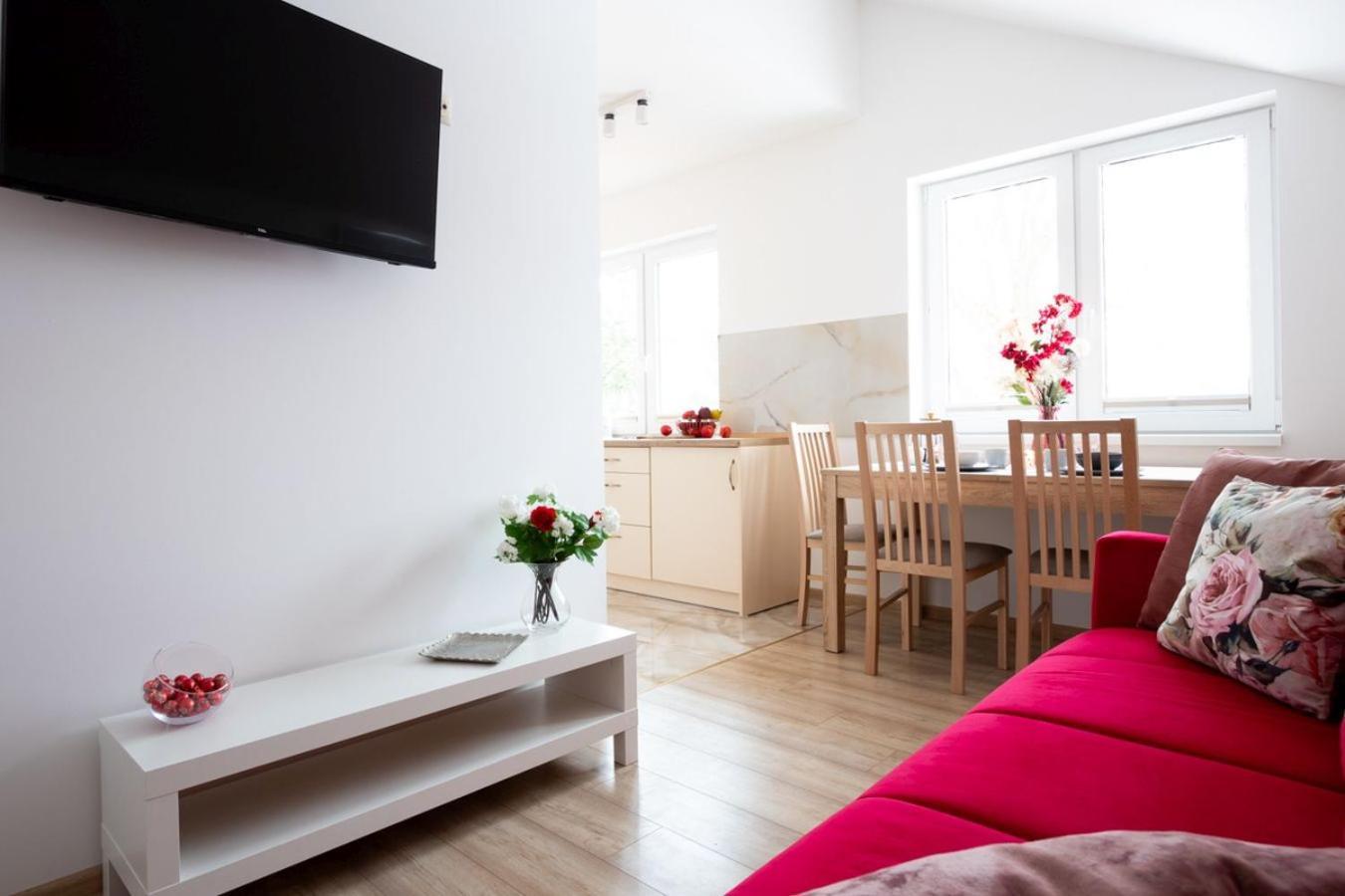 Apartamenty Gorki Male Tuszyn Exteriör bild
